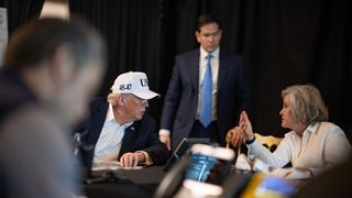 Primele imagini cu Donald Trump &icirc;n "celula de criză" privind atacul din Iran&nbsp;