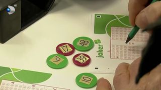 VIDEO &bdquo;Nici nu știu ce să fac cu at&acirc;ția bani&rdquo;. Premiu record la loterie