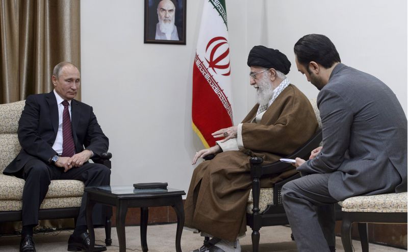 Vladimir Putin, alături de Ali Khamenei la Teheran