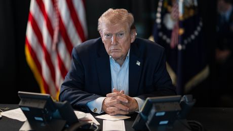 Donald Trump amenință Iranul: &bdquo;Va fi lovit foarte puternic astăzi&rdquo;