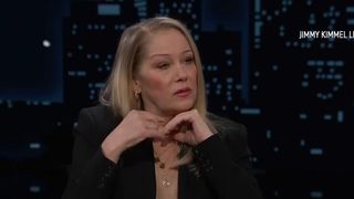 VIDEO Christina Applegate luptă cu scleroza multiplă