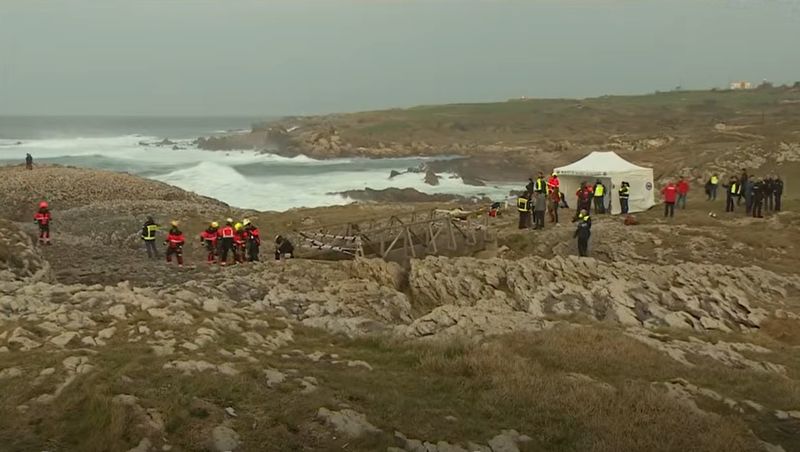 O pasarelă s-a prăbușit pe plaja din Santander 