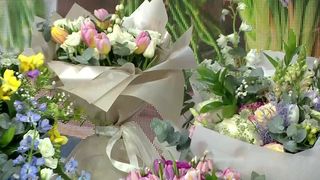 VIDEO &bdquo;Nu putem spune că există o rețetă pentru buchetul perfect&rdquo;. Cum alegeți cele mai frumoase flori
