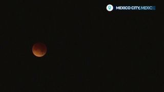 VIDEO Eclipsa de Lună S&acirc;ngerie: un spectacol astronomic vizibil pe Glob