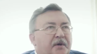 Mihail Ulianov, oficial rus