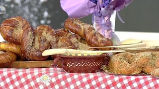 VIDEO &bdquo;Fiecare rețetă diferă foarte mult&rdquo;. Secretul celor mai delicioși mucenici