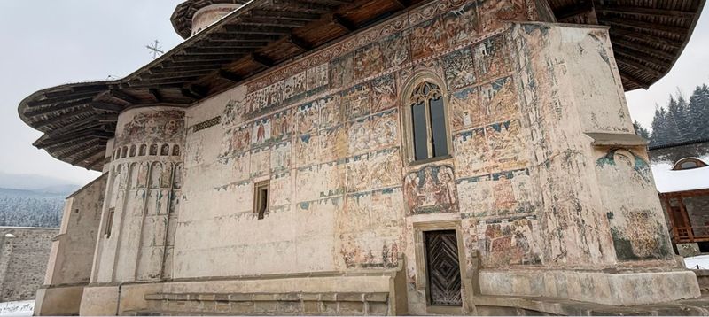 Mănăstirea Voroneț, fațada de Nord (februarie 2026) 