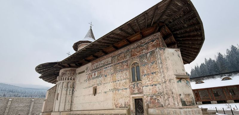 Fațada de Nord și învelitoarea de la Voroneț