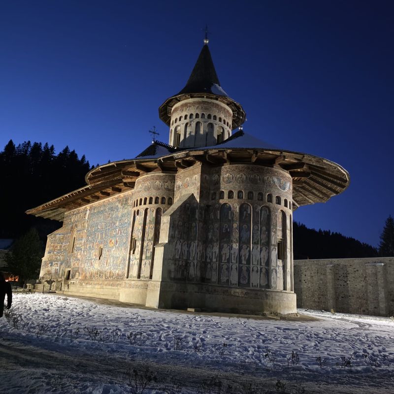 Mănăstirea Voroneț, cu ani în urmă (fațada de Sud)