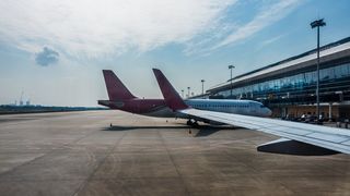 Reguli noi pe aeroporturile din București. Ce nu mai este interzis acum &icirc;n călătoria cu avionul: &rdquo;Un pas important&rdquo;