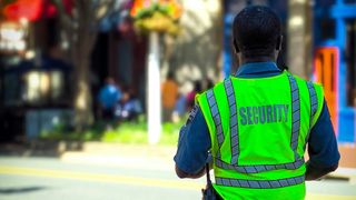 VIDEO Rom&acirc;nia, țara paznicilor seniori. S-au descoperit abuzuri și probleme &icirc;n schema de subvenționare pentru șomerii vulnerabili