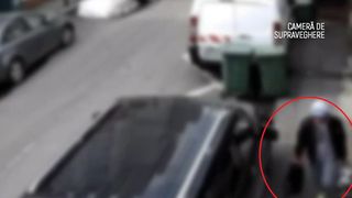 VIDEO Momentul &icirc;n care un individ fură 50 000 de lei dintr-o mașină din Capitală. Ce s-a &icirc;nt&acirc;mplat cu bărbatul 