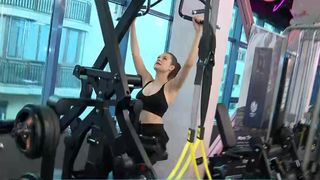 VIDEO &bdquo;Nu mai ai privirile aprobatoare sau dezaprobatoare ale bărbaților&rdquo;. Sală exclusiv pentru femei