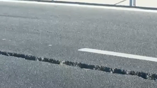 VIDEO Drumul Expres Craiova-Pitești, &icirc;n stadiu degradant la mai puțin de un an de la inaugurare: &rdquo;Putem face accident&rdquo; 