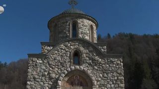 Un simbol turistic se ruinează &icirc;n apropiere de Castelul Bran