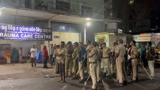 10 pacienți au murit și 11 oameni sunt răniți &icirc;n India, după ce secția de terapie intensivă a unui spital a fost cuprinsă de flăcări