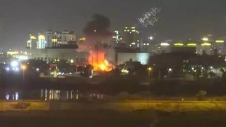 VIDEO Lovitură dură pentru americani. Ambasada SUA din Irak, lovită cu rachete și drone