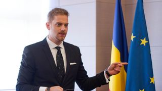 Titi Aur, reacție dură &icirc;mpotriva lui Ilan Laufer, după accidentul &icirc;n care a fost implicat: "E complet ilegal, a procedat greșit" Fostul ministru și copiii, loviți de o mașină c&acirc;nd erau pe trotineta electrică