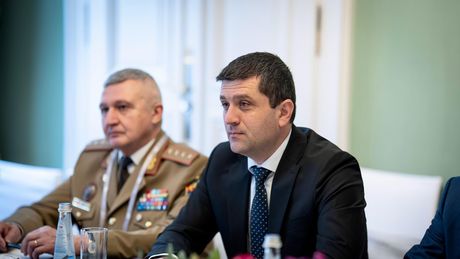 Ministrul Apărării Naționale: "Au venit 21 de drone &icirc;nspre Rom&acirc;nia" Armata Rom&acirc;nă a ridicat avioane F16 de la sol