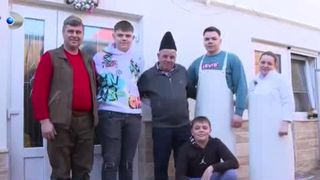 VIDEO &bdquo;Toți lucrăm la un loc&rdquo;. Munca, tradiția familiei Foficaș
