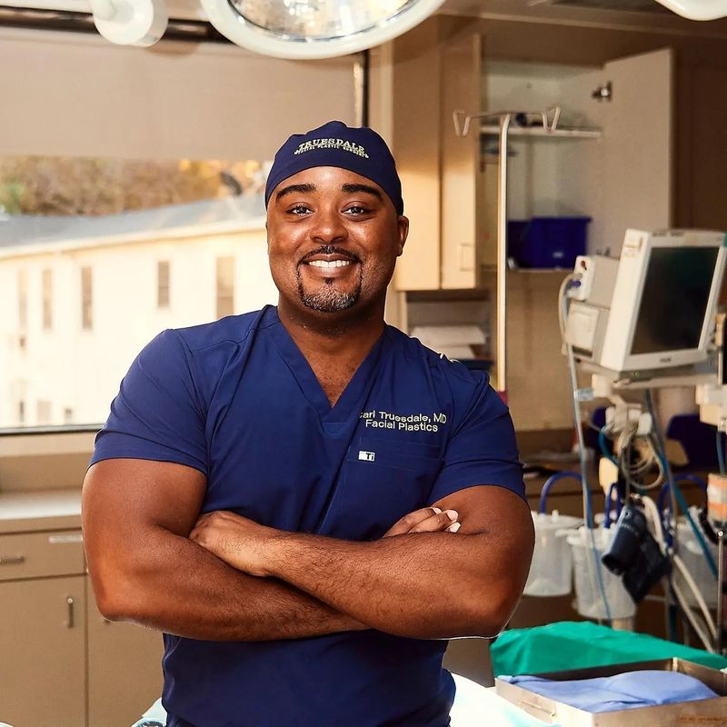 medicul american Carl Truesdale