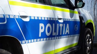 Un minor de 15 ani l-a &icirc;njunghiat pe iubitul mamei sale. Bărbatul avea emis ordin de restricție, dar nu l-a respectat