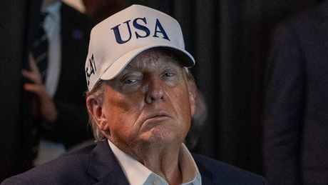 Donald Trump suspendă loviturile majore &icirc;n Iran pentru 5 zile