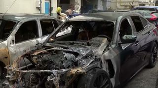 VIDEO Răzbunare &icirc;n stil mafiot &icirc;n Capitală. Mai multe mașini incendiate după un conflict &icirc;n parcare