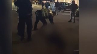 VIDEO Scandal violent &icirc;ntr-un bar din C&acirc;mpia Turzii. Un scandalagiu a fost &icirc;mpușcat din greșeală de poliție