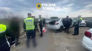 Urmărire ca &icirc;n filme pe un drum din Argeș. Polițiștii au tras mai multe focuri de armă