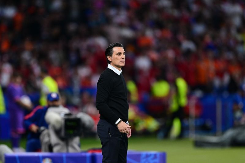 Turcia - România, meci decisiv pentru antrenorii celor două echipe - Vicenzo Montella și Mircea Lucescu