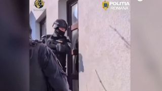 VIDEO Fabrică de bani falși descoperită la Suceava. 1,2 milioane de euro contrafăcuți au fost ridicați 