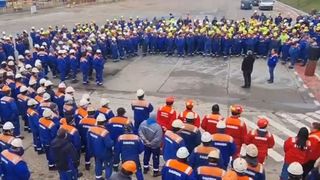 VIDEO Angajații Șantierului Naval Mangalia, &icirc;n pragul disperării. Oamenii nu au mai primit banii de patru luni: &bdquo;Ce &icirc;i spun copilului c&acirc;nd &icirc;mi cere m&acirc;ncare și n-am ce să-i dau?!&rdquo;