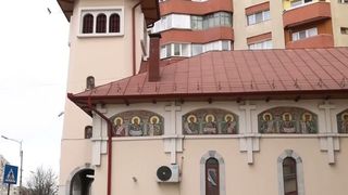 VIDEO Discuții aprinse la Cluj-Napoca. Localnicii sunt deranjați de slujbele din boxe