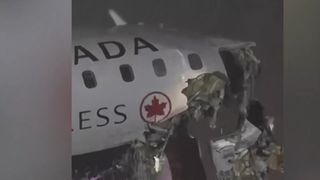 VIDEO Imaginile tragediei aviatice din New York. Impact devastator &icirc;ntre un avion și mașina de pompieri