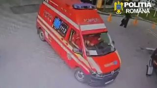 VIDEO Salvare dramatică la o benzinărie din București. Polițiștii au resuscitat un șofer care a făcut infarct