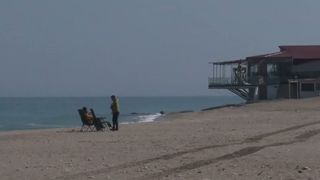 VIDEO Legea plajelor blochează accesul gratuit pe litoral. Decizia CCR, am&acirc;nată pentru a patra oară