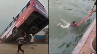 VIDEO Un autobuz plin cu pasageri a căzut &icirc;ntr-un r&acirc;u. Cel puțin 11 femei și 5 copii, rămași sub ape