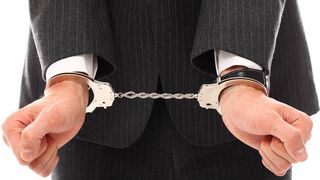 &rdquo;Te desfigurez&rdquo; Doi deținuți, dintre care unul rom&acirc;n, &icirc;n instanță, după amenințările făcute la adresa gardienilor. Ce le cereau