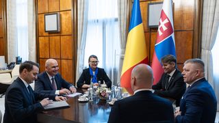 Robert Fico, primit la Palatul Victoria de Ilie Bolojan