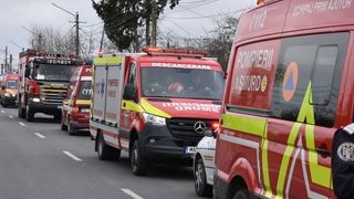 Accident cumplit pe A2, &icirc;n zona Cernica. O fetiță a murit, iar patru adulți au fost răniți. Circulația este restricționată