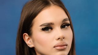 Ea este Crina, eleva care a murit după ce a căzut de la etajul 5. T&acirc;năra urma să susțină Bacalaureatul: &bdquo;Te pl&acirc;ngem toți&rdquo;