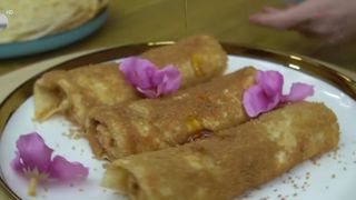 VIDEO Clătite cu scorțișoară și cremă de br&acirc;nză, rețeta perfectă pentru weekend