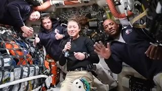 VIDEO Echipajul Artemis II a părăsit orbita Păm&acirc;ntului și se &icirc;ndreaptă spre fața &icirc;ntunecată a Lunii