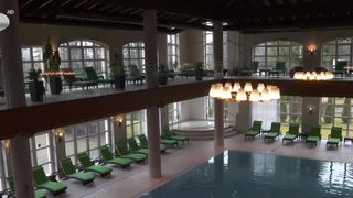 VIDEO &bdquo;Foarte mulți sunt reticienți să mai plece de acasă&rdquo;. Valea Prahovei, pe jumătate goală de Paște