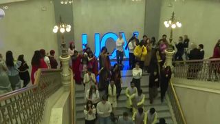 VIDEO Sute de stundeți străini, voluntari la Craiova