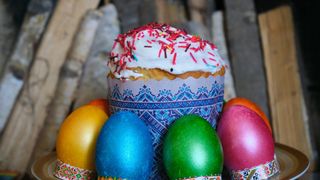 VIDEO Au &icirc;nceput pregătirile pentru masa de Paște. Alimentele, mai ieftine cu ofertele din aplicații