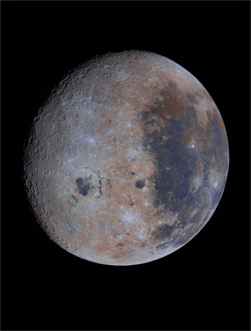 Ce a descoperit echipajul Artemis II pe fața întunecată a Lunii