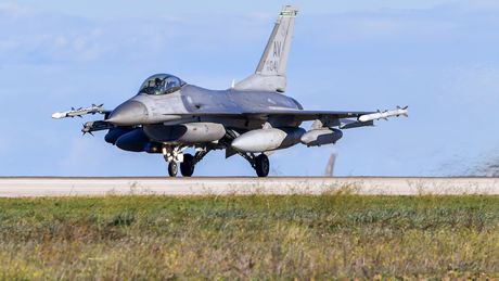 Tulcea, din nou &icirc;n alertă! Aeronave militare au fost ridicate de la sol. RO-Alert: "Adăpostiţi-vă&rdquo;