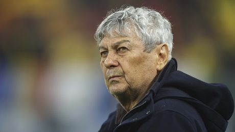 Mircea Lucescu, condus astăzi pe ultimul drum! Il Luce a fost &icirc;nmorm&acirc;ntat la Cimitirul Bellu: &bdquo;Ranguri, glorie, bogăție, toate-n păm&acirc;nt se sf&acirc;rșesc, orice frumusețe fie, toate pier și se topesc&rdquo;